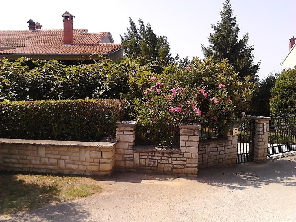 Apartment Slavica Vrvari Porec Esterno foto